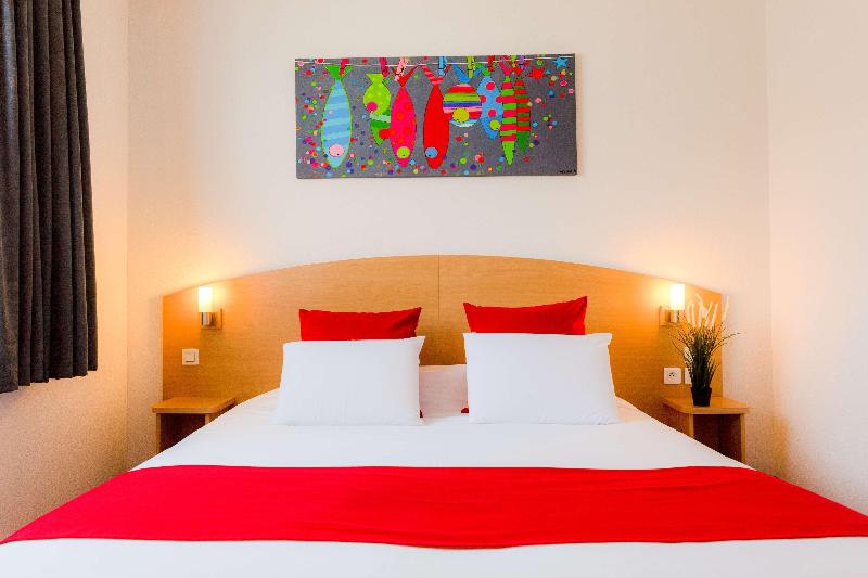 带大床的套房, Holiday Inn Express & Suites   Merrillville, An Ihg