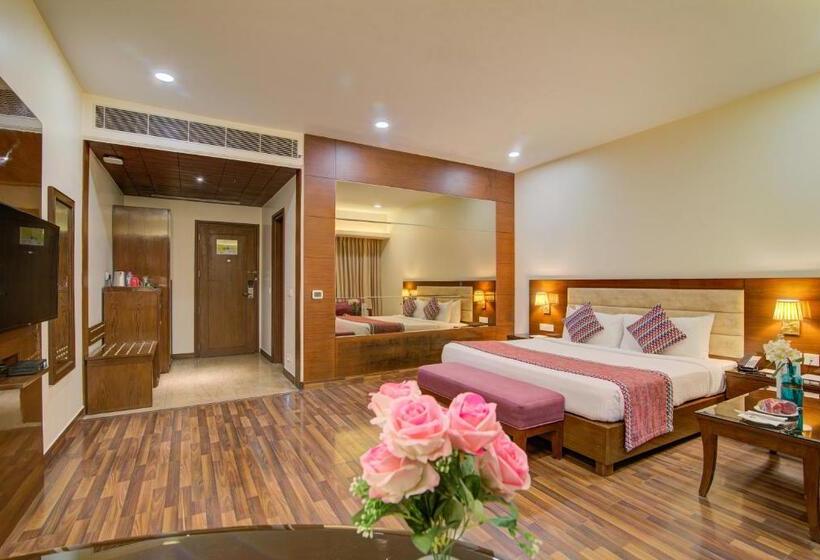 اتاق سوپریور با تخت بزرگ, Home In By Amrik Sukhdev