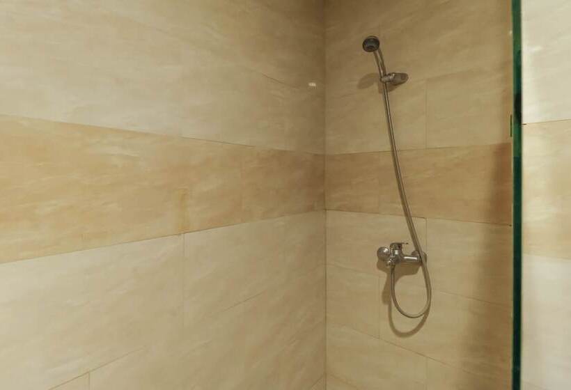 이코노미 룸, Reddoorz Plus Near Pantai Losari