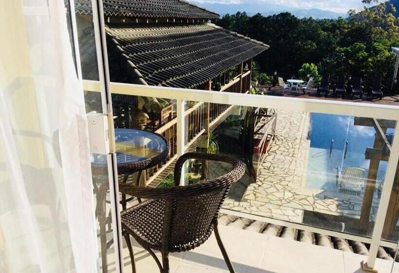 컴포트 룸, Penedo House Pousada
