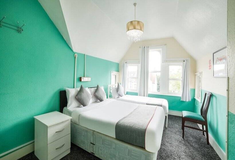 اتاق لوکس سه تخته, Devine Beach Hotel, Westcliff Southend-On-Sea