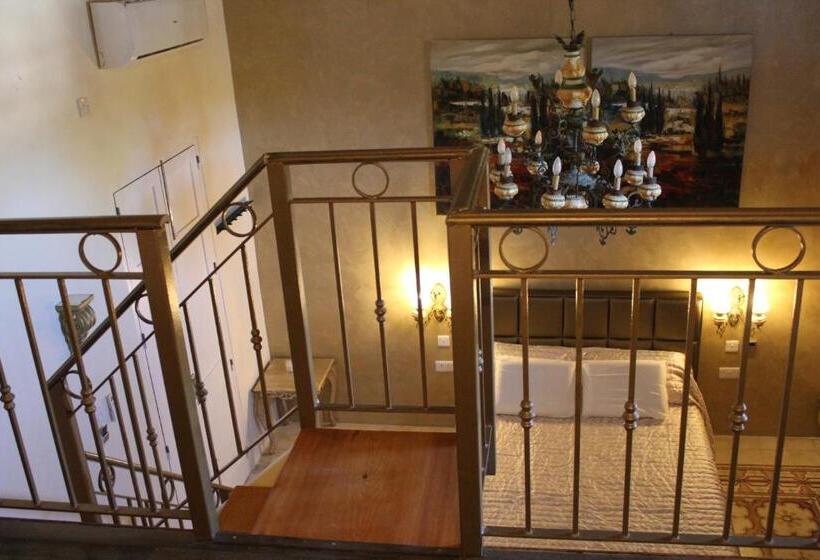 اتاق لوکس خانوادگی, Maleth Inn
