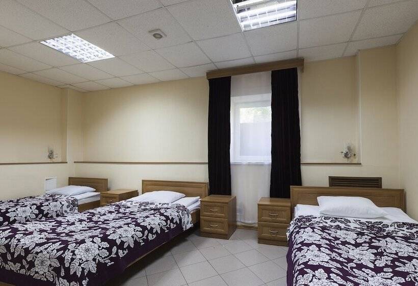 Economy Triple Room, Priorat