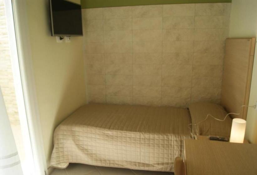 اتاق یک تخته با تراس, Guest House Golfo Xifonio