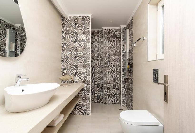 Люкс Кровать Кинг, Cyano