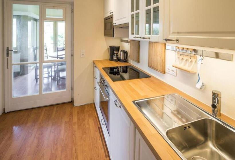 1 Bedroom Apartment Lake View, Casa Calina