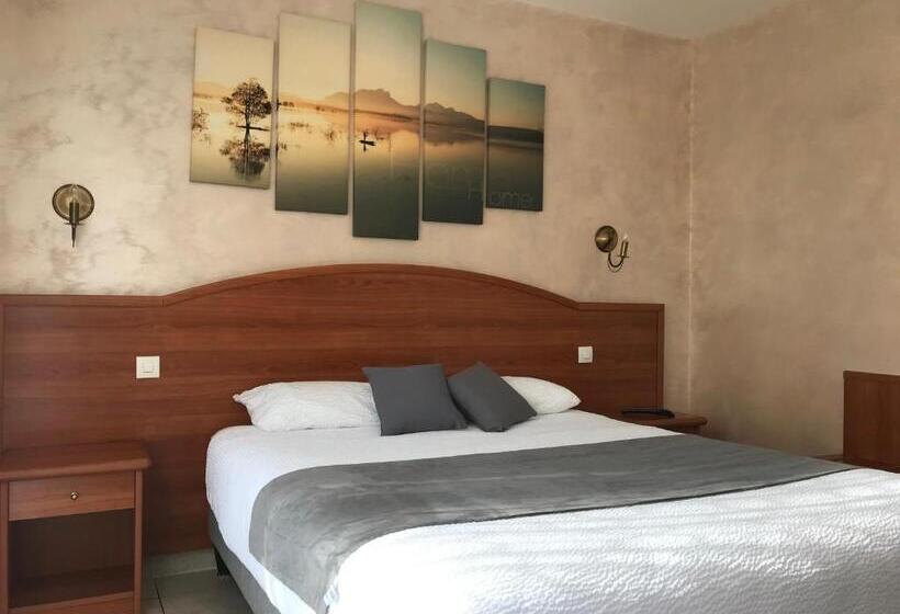 Номер Стандарт Вид на Сад, Logis  Hostellerie Le Chatel Nangis