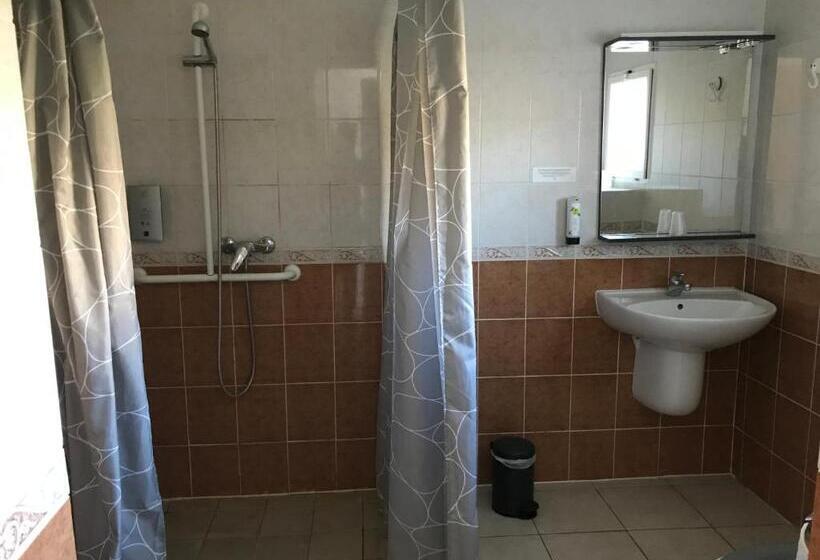 Номер Стандарт Вид на Сад, Logis  Hostellerie Le Chatel Nangis