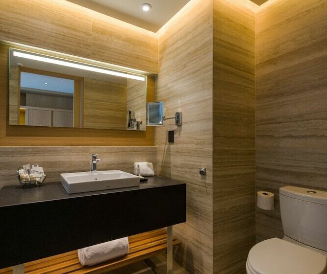 חדר סטנדרט מיטה זוגית נוף לים, Renaissance Cancun Resort & Marina