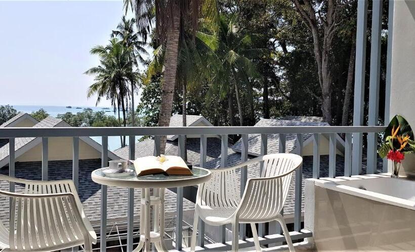 Номер Deluxe Вид на Море, Villa Chacha Krabi Beachfront Resort
