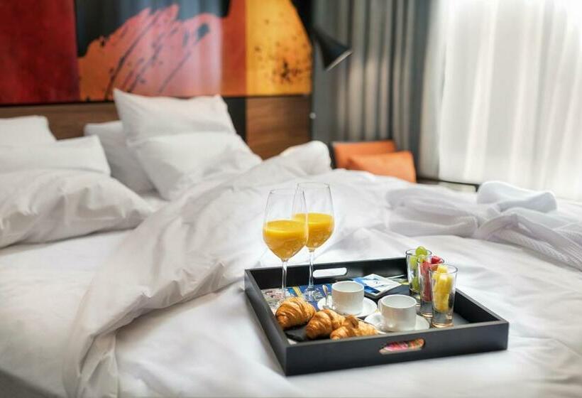 اتاق سوپریور با تخت بزرگ, Novotel Santiago Providencia