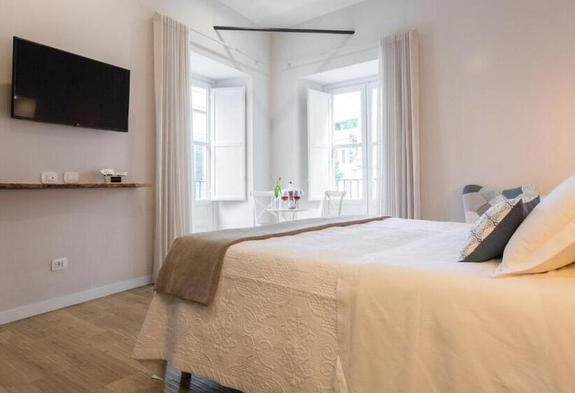 اتاق لوکس با بالکن, Bellaroto Suite & Spa