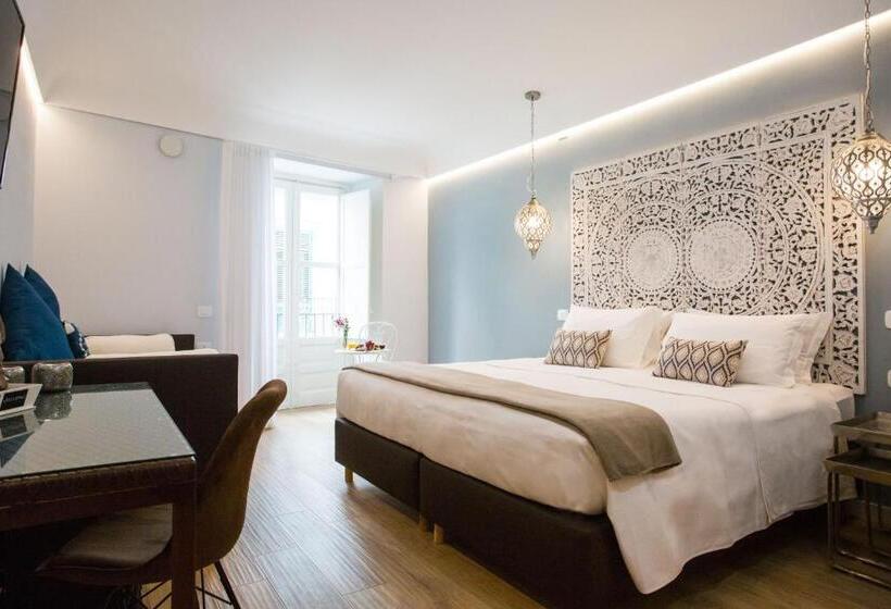 سوییت جونیور با بالکن, Bellaroto Suite & Spa