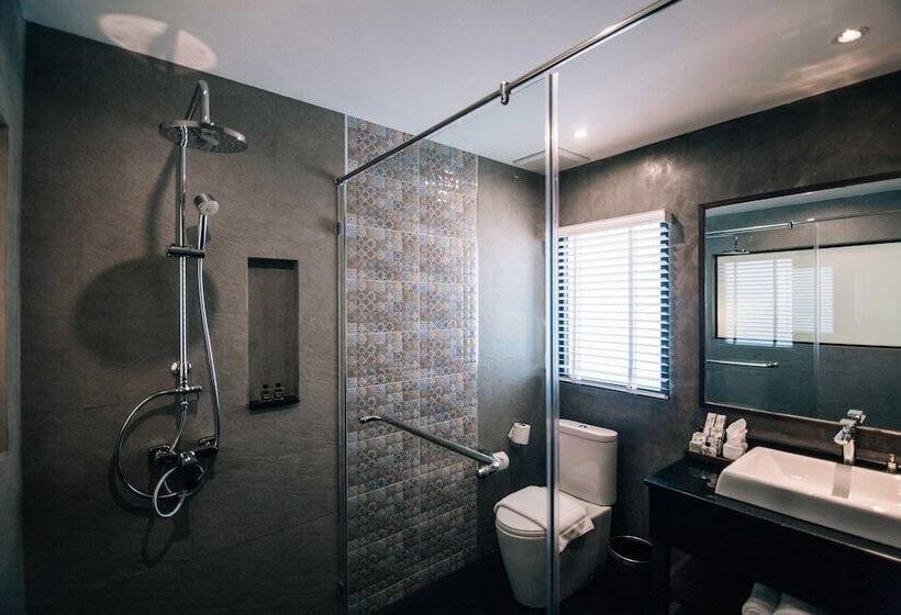 ویلای یک اتاق خوابه با استخر شنا, Coral Tree Villa Hua Hin