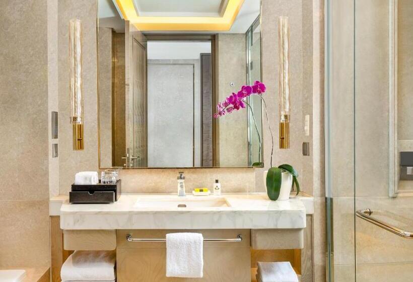 Номер Deluxe Кровать Кинг, Intercontinental Hotels Jakarta Pondok Indah, An Ihg