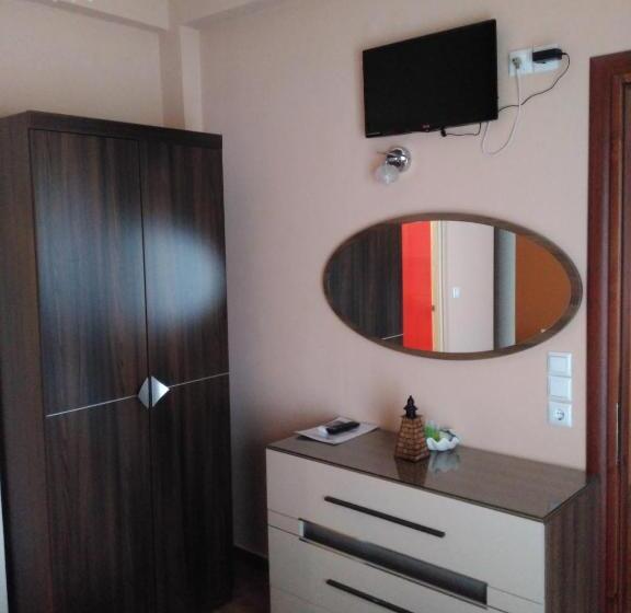 Семейное Студио, Paraskevi's Luxury Studios