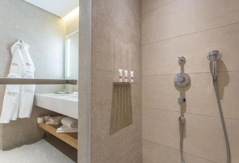 스탠다드 룸 킹사이즈 침대, Swissotel Sarajevo