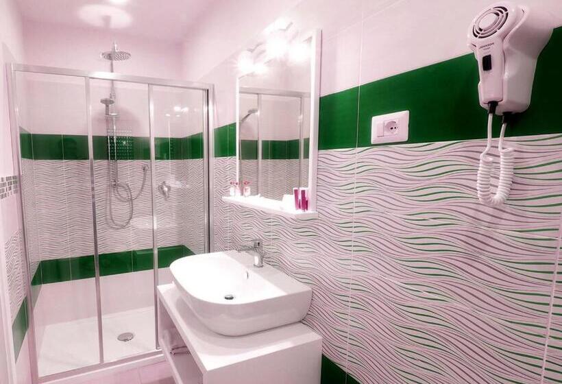 Четырехместный Номер Стандарт Вид на Море, Residenza La Torre