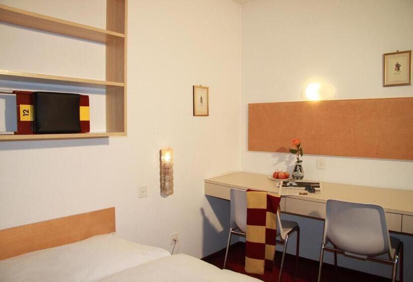 اتاق استاندارد یک تخته با سرویس بهداشتی مشترک, Petit Steffani Bed & Breakfast