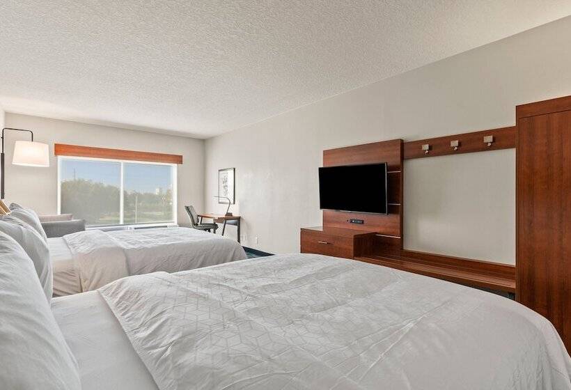 Люкс, Holiday Inn Express & Suites Orlando  Lake Buena Vista, An Ihg