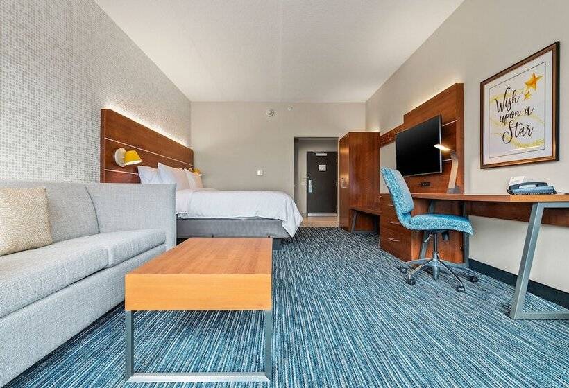 Люкс, Holiday Inn Express & Suites Orlando  Lake Buena Vista, An Ihg