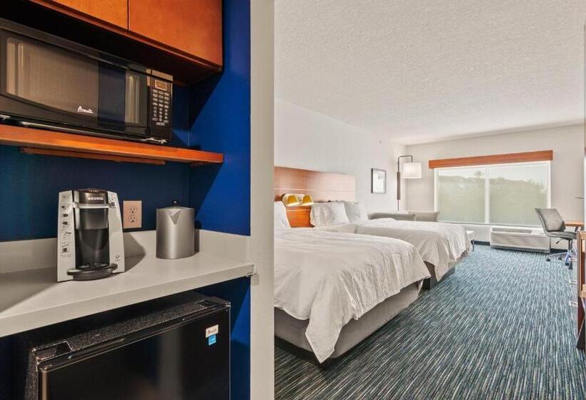 Люкс, Holiday Inn Express & Suites Orlando  Lake Buena Vista, An Ihg