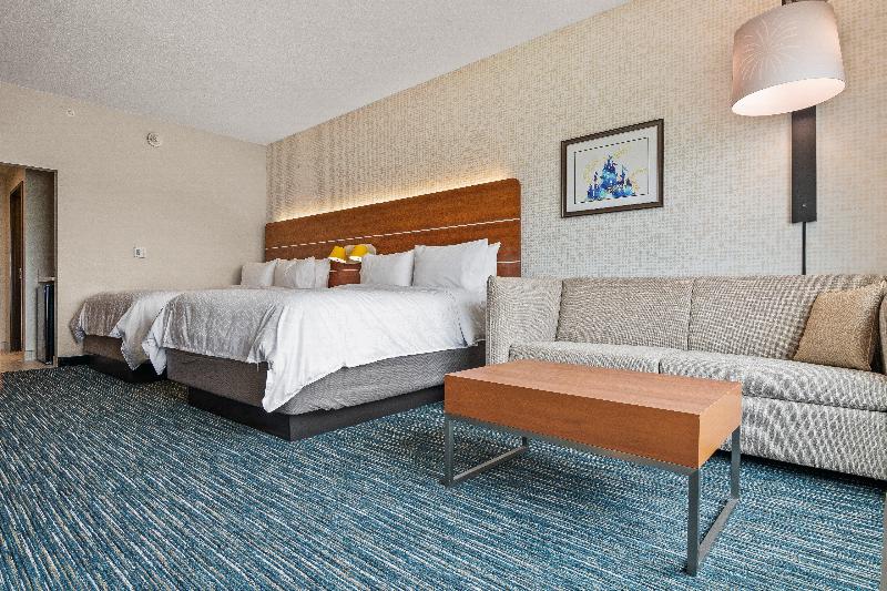 Люкс Кровать Кинг, Holiday Inn Express & Suites Orlando  Lake Buena Vista, An Ihg