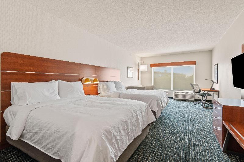 Люкс, Holiday Inn Express & Suites Orlando  Lake Buena Vista, An Ihg