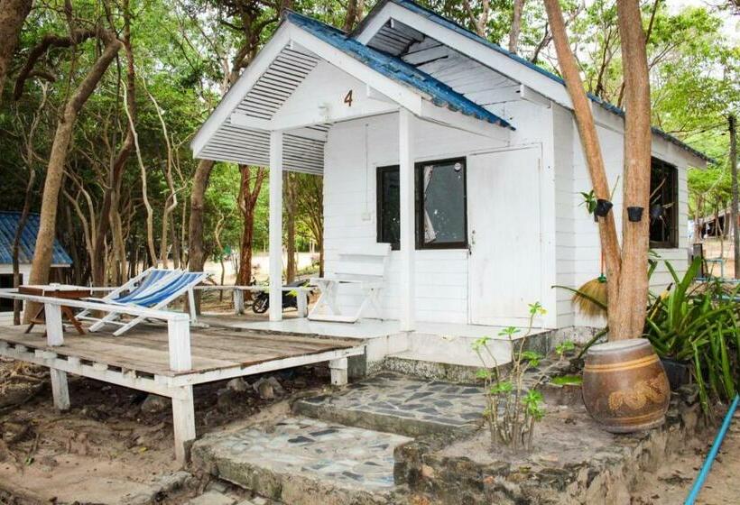 غرفة قياسية مطلّة علي البحر, Sangthain Hills