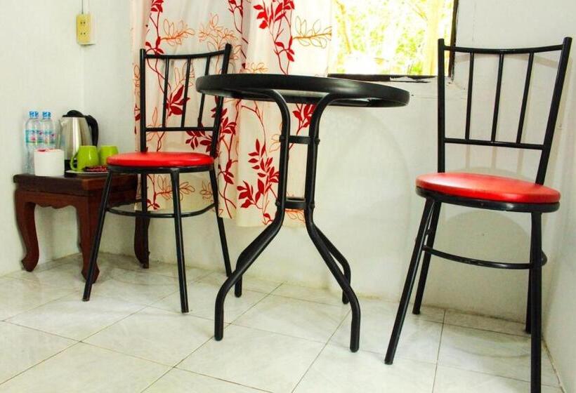 غرفة قياسية مطلّة علي البحر, Sangthain Hills