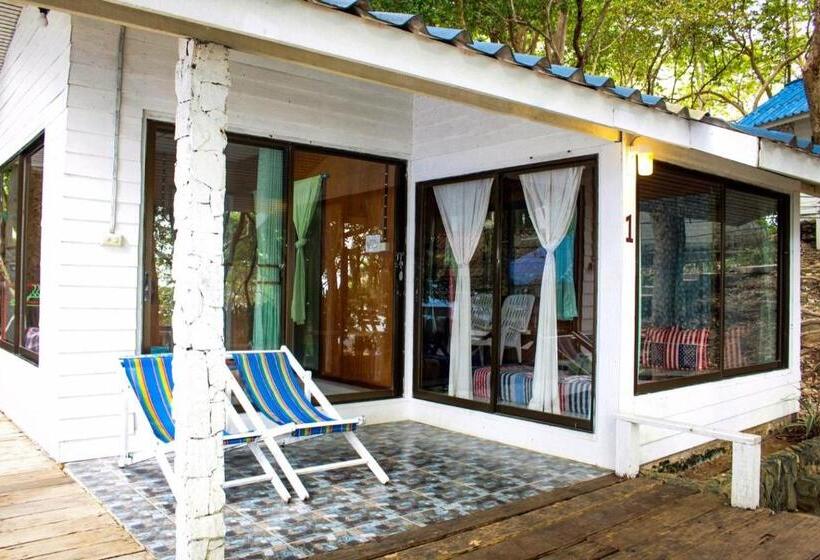 غرفة قياسية مطلّة علي البحر مزوَّدة بشُرفة, Sangthain Hills