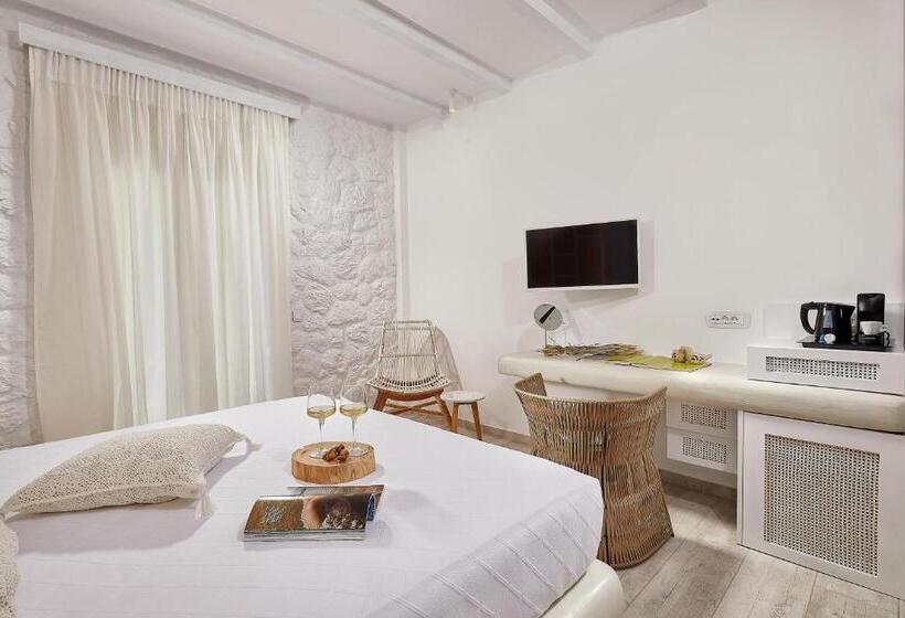 Comfort suite with garden view, Petri Suites