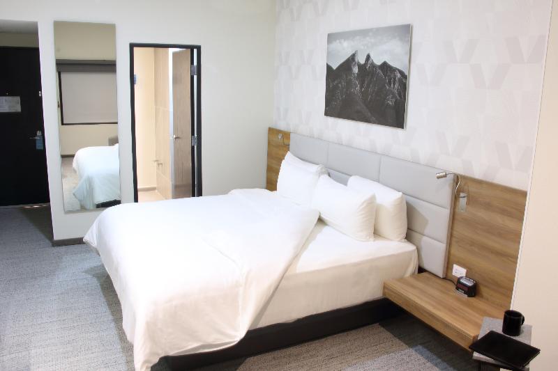 غرفة قياسية سرير كينج, Radisson Hotel Monterrey San Jeronimo
