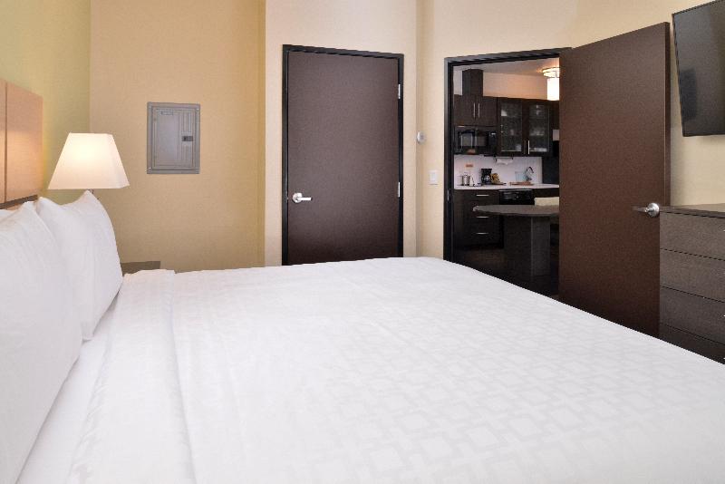 Люкс Кровать Кинг, Candlewood Suites   Austin Airport, An Ihg