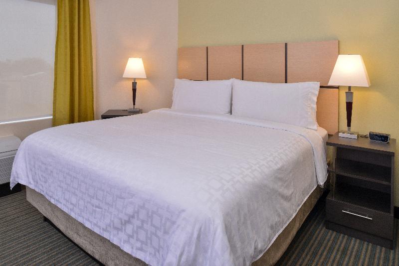 Люкс Кровать Кинг, Candlewood Suites   Austin Airport, An Ihg