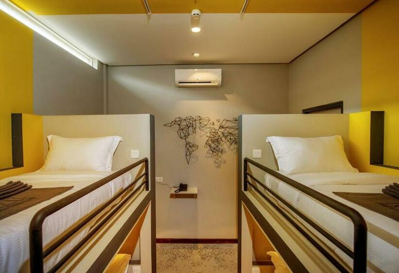 تختخواب در اتاق مشترک, The Twizt   Lifestyle Hostel &