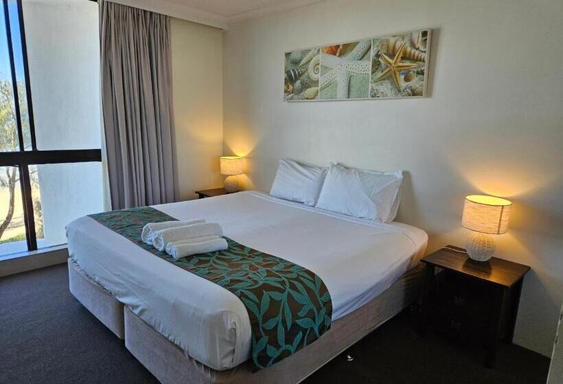 Апартаменты 1 Спальня Вид на Море, Olympus Beachfront Apartments