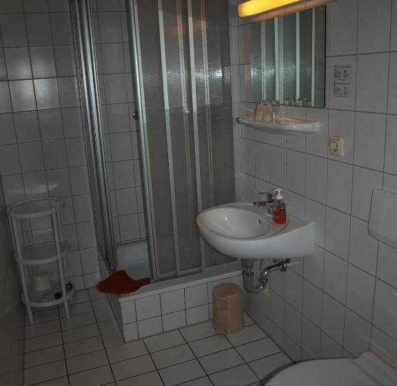 آپارتمان خانوادگی, Gasthof Zur Schweiz
