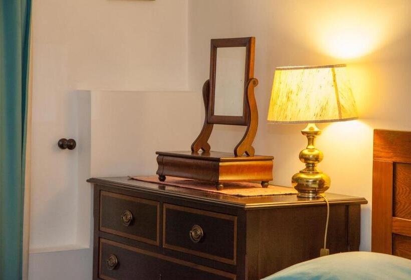 Quarto Economy, Casa Das Obras