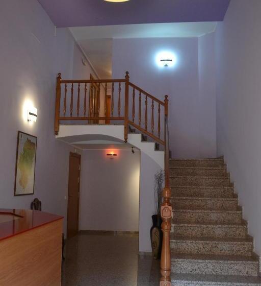 Четырехместный Номер Стандарт, Hostal Restaurante El Castillo