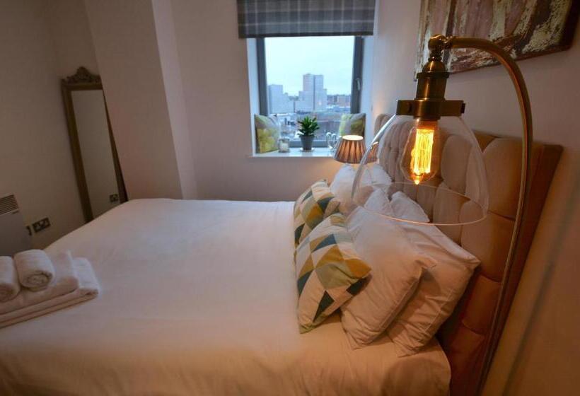 آپارتمان 1 خوابه, Cranbrook House Apartments   Near Ice Arena