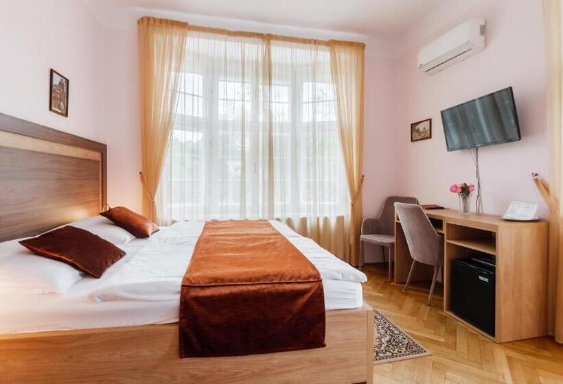 Номер Deluxe с Балконом, Villa A. Malka