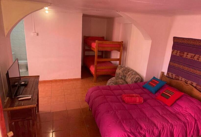 غرفة عائلية, Hostal Las Kañas
