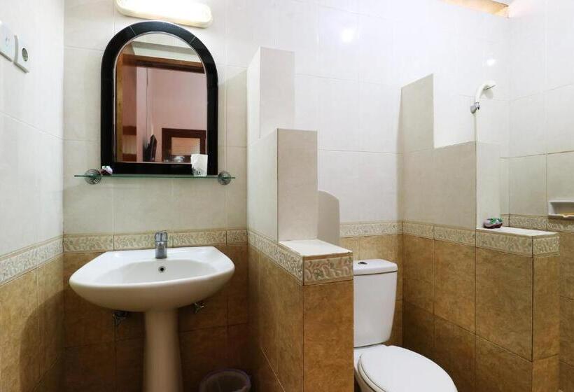 Номер Economy, Reddoorz Plus Near Brawijaya Museum