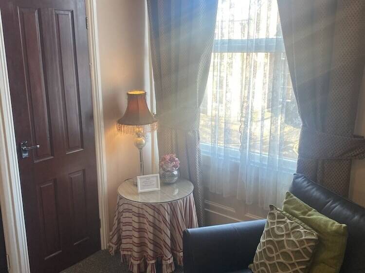 اتاق سوپریور یک تخته, Cornerways Guest House