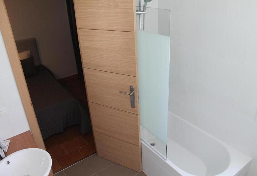 デラックスルーム, Hostal Montilla Sotogrande