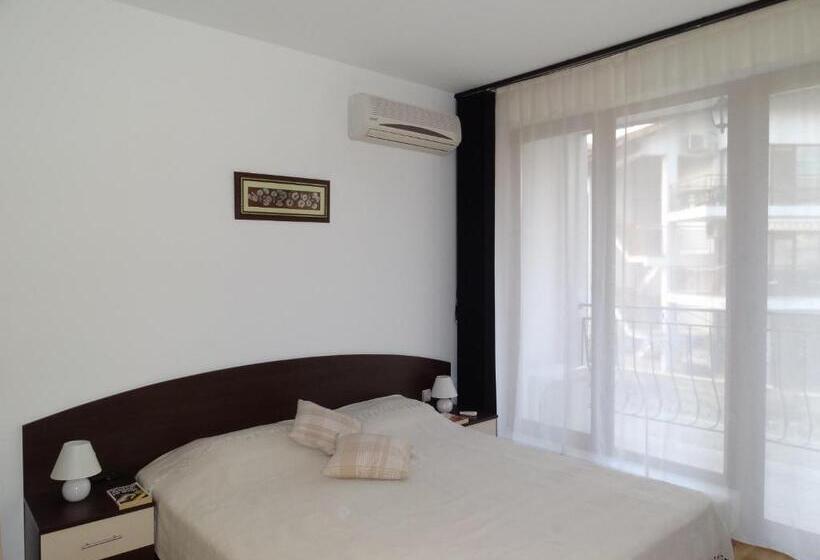 آپارتمان 2 خوابه, Triumph Holiday Village