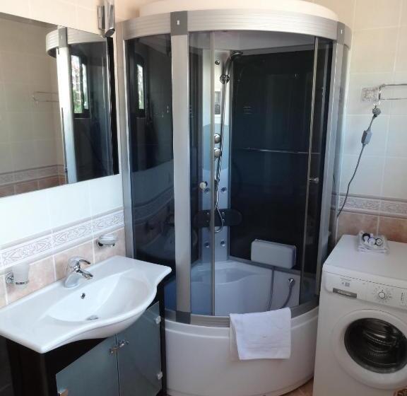 1 Bedroom Penthouse Apartment, Triumph Holiday Village