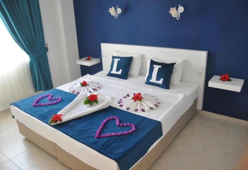 Family Suite, Lacivert Boutique