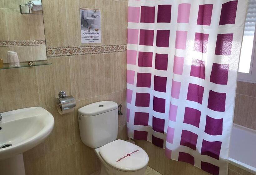 标准间, Hostal 82